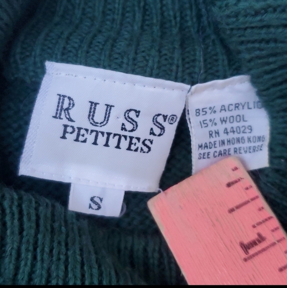 Vintage Adorable Winter Holiday Scene Christmas Sweater - Picture 7 of 7